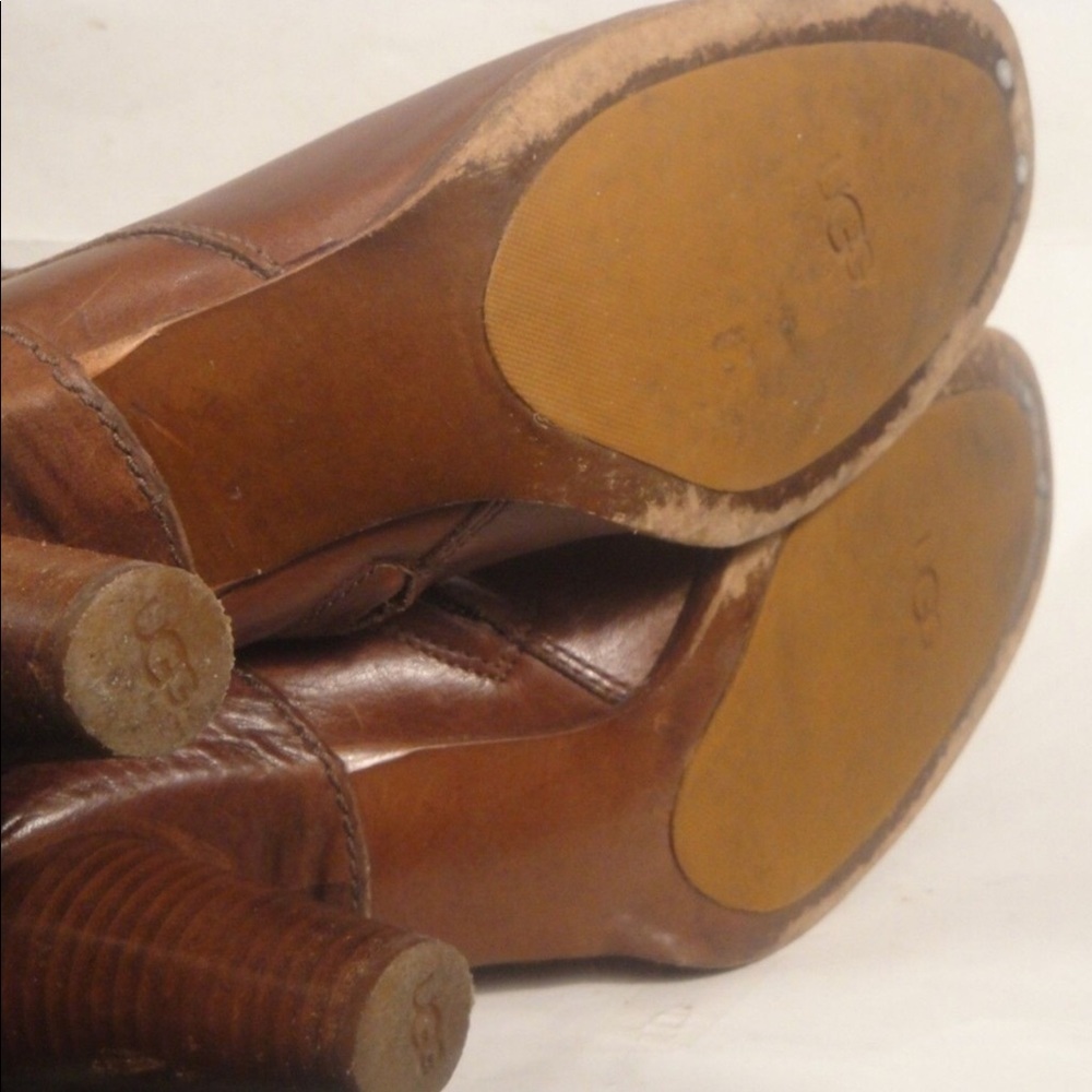 UGG Australia Caroline Boots - Picture 5 of 6